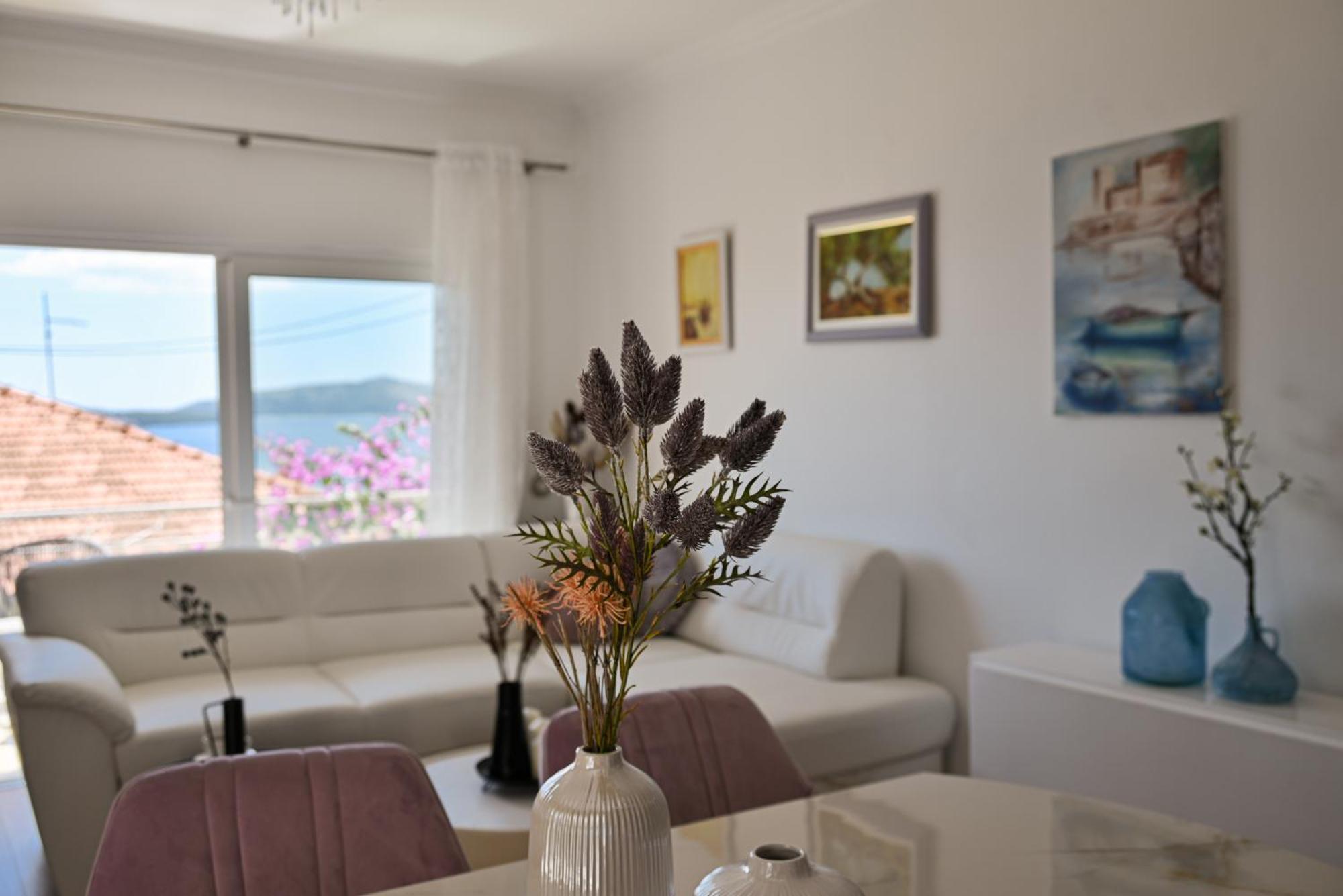 Apartment Spira Puovica Трогир Стая снимка