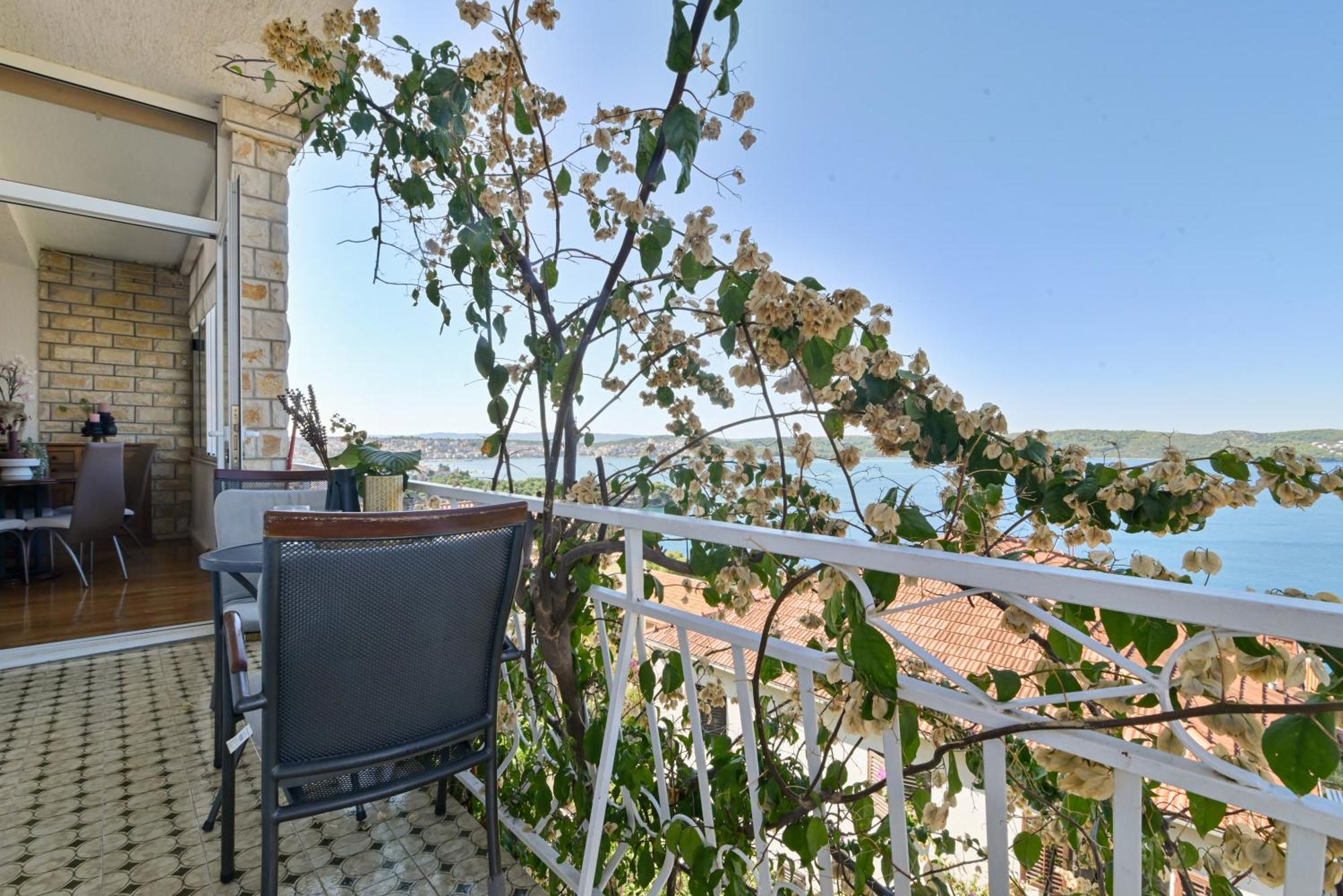 Apartment Spira Puovica Трогир Екстериор снимка
