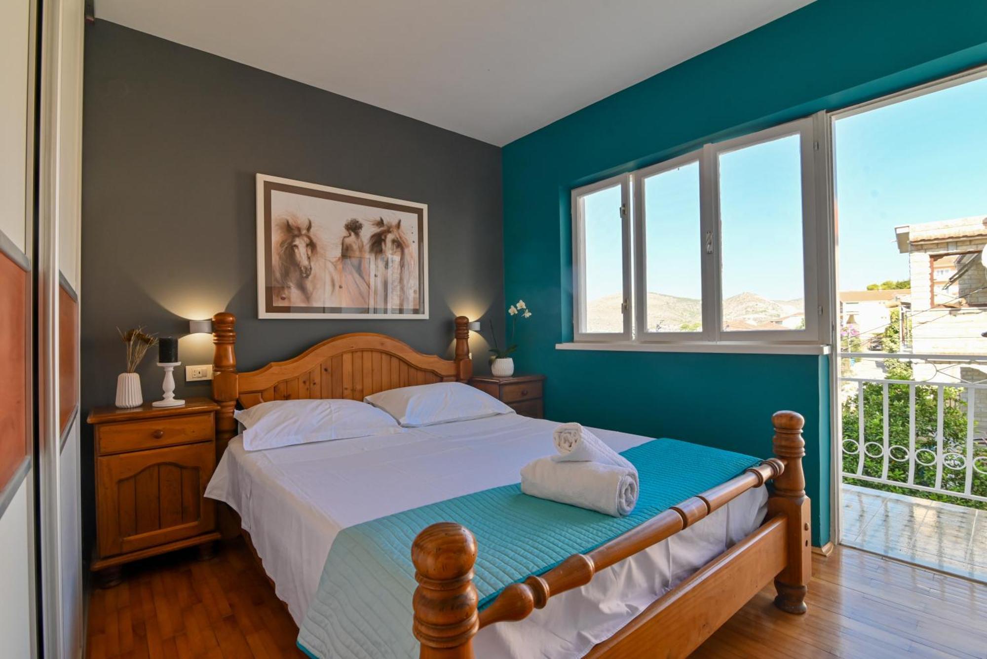 Apartment Spira Puovica Трогир Екстериор снимка