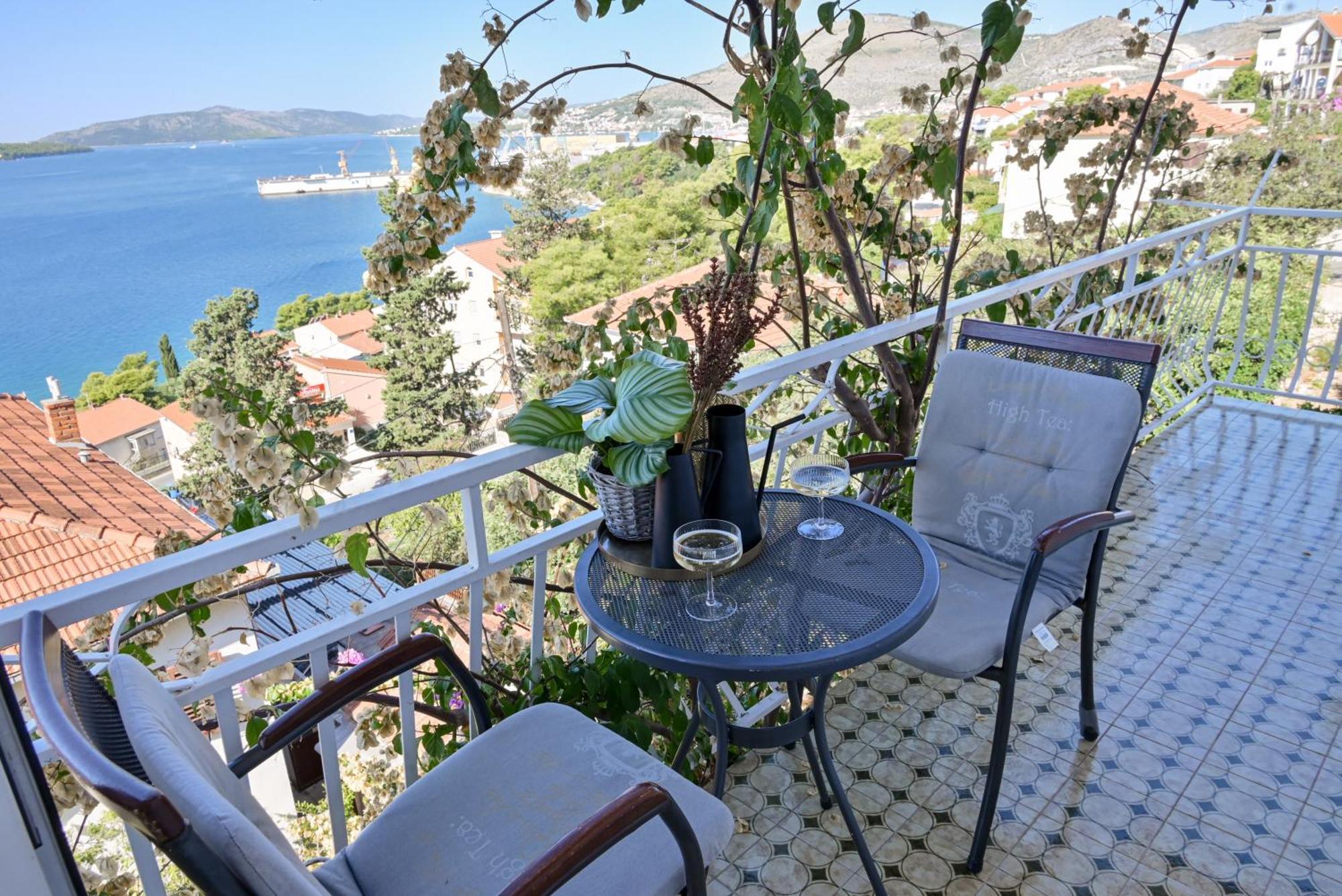 Apartment Spira Puovica Трогир Екстериор снимка