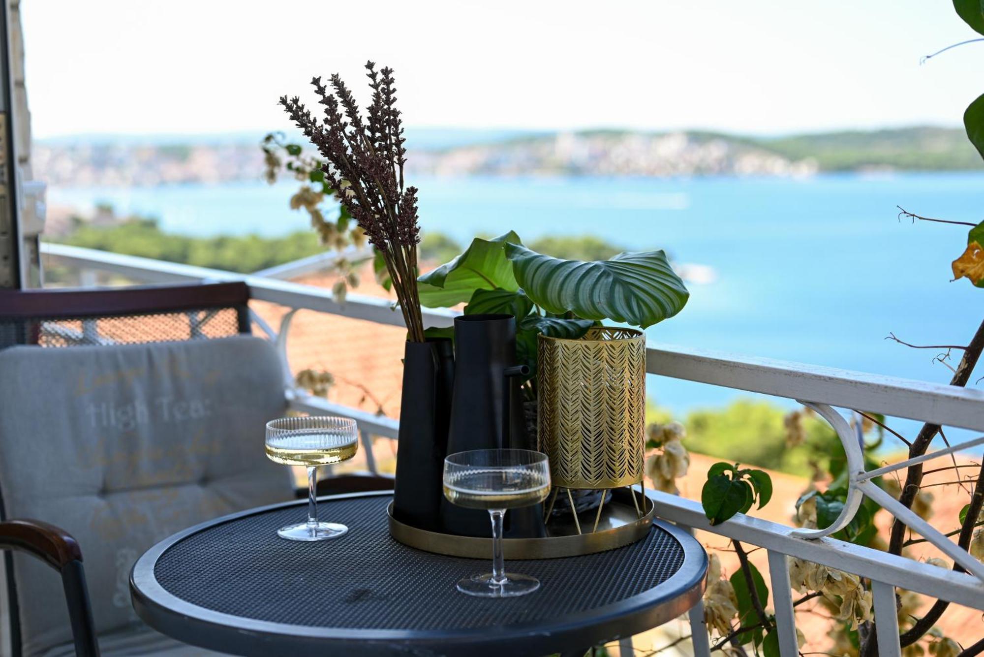 Apartment Spira Puovica Трогир Екстериор снимка