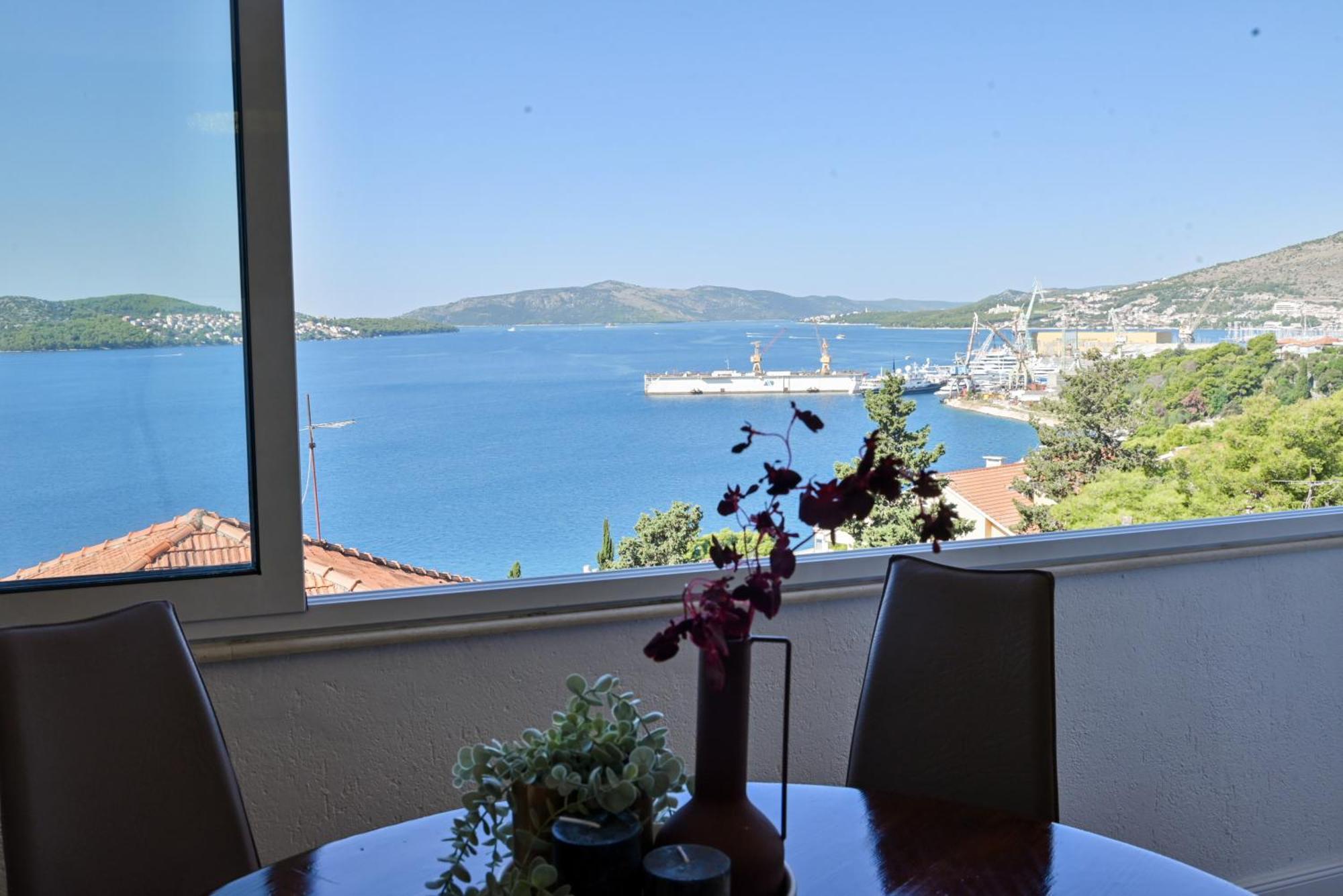 Apartment Spira Puovica Трогир Екстериор снимка